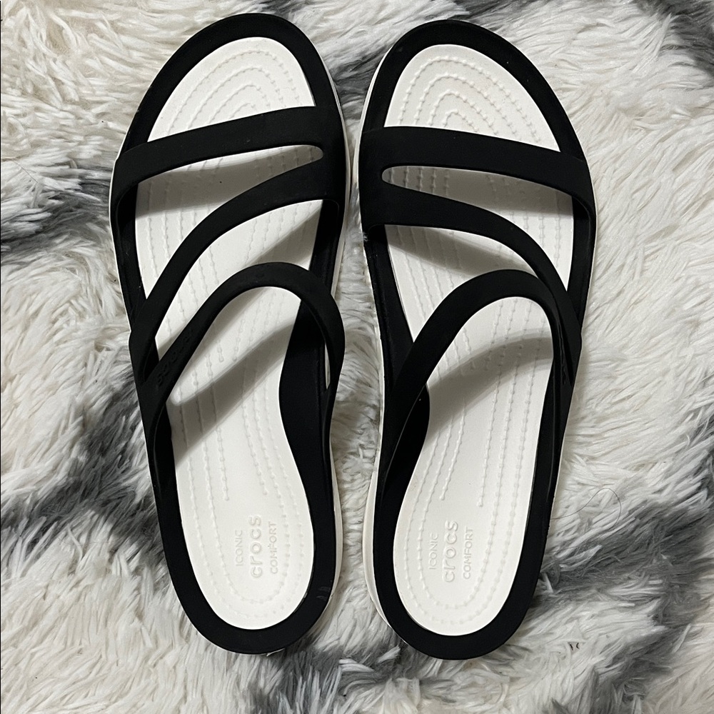 CROCS Swiftwater Women's Black and White Sandals Sz 9